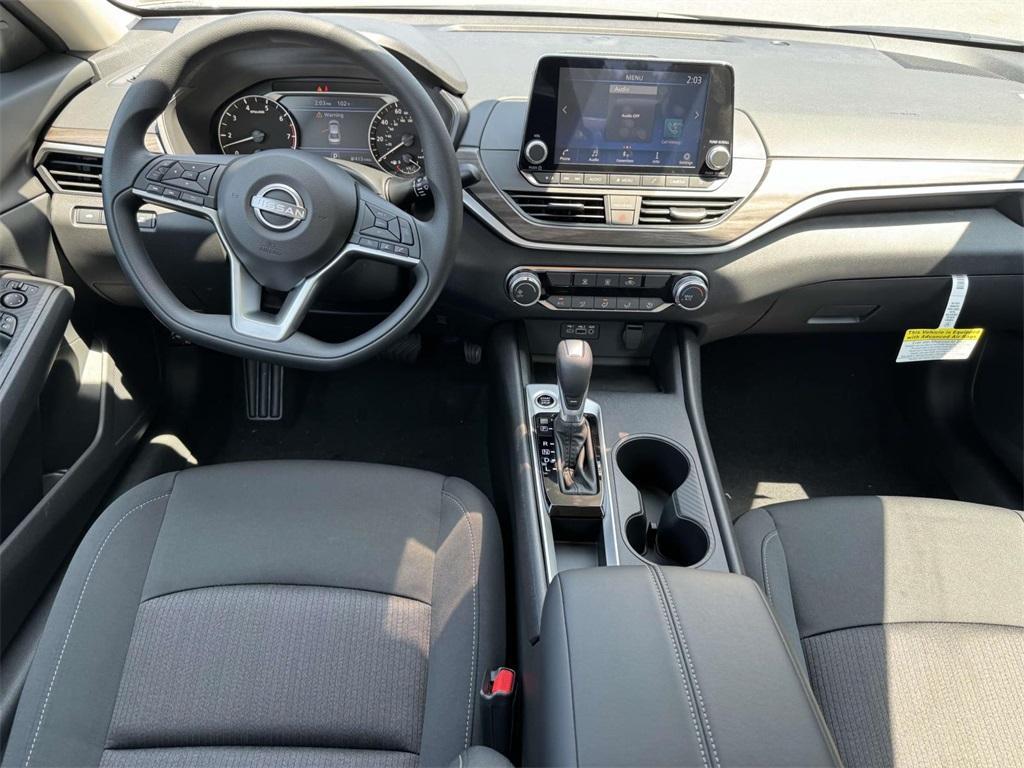 new 2025 Nissan Altima car