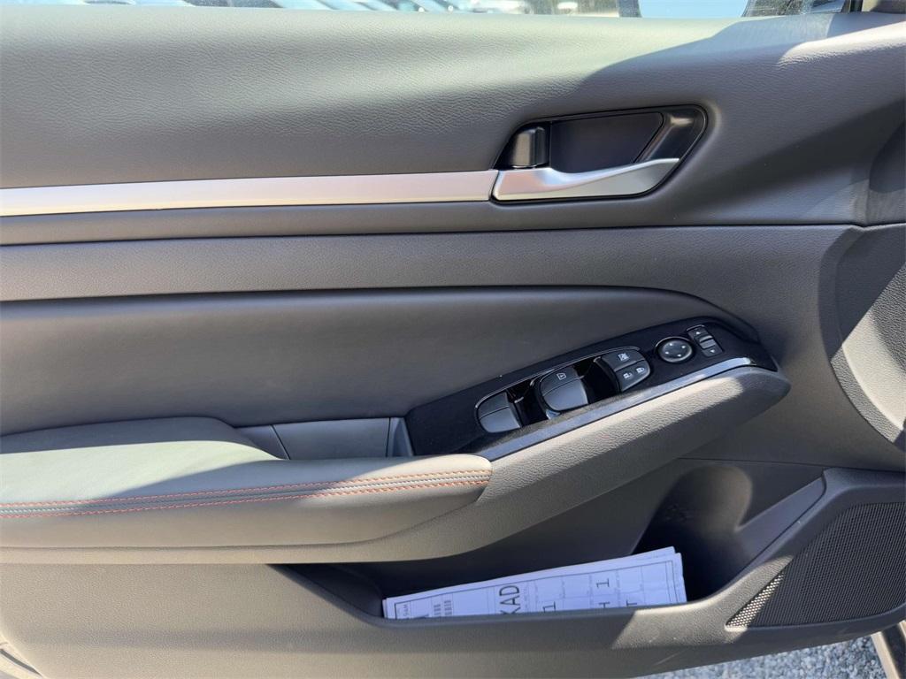 new 2025 Nissan Altima car