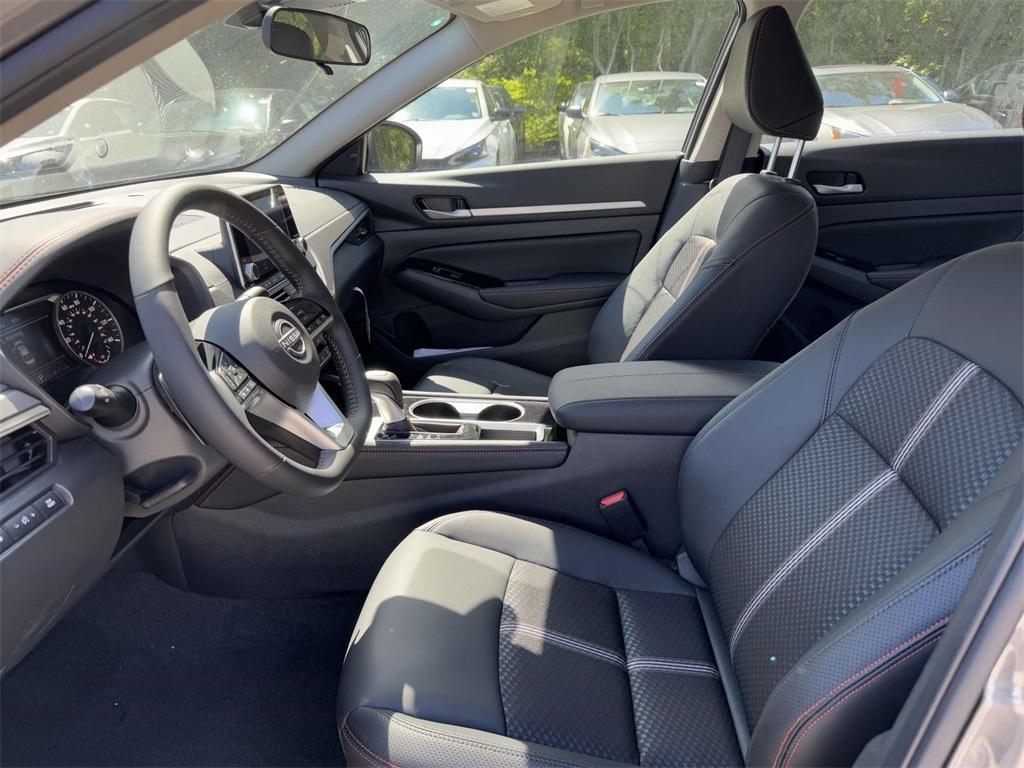 new 2025 Nissan Altima car