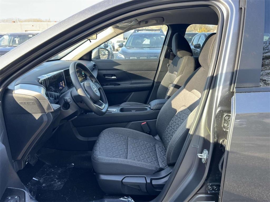 new 2025 Nissan Kicks car, priced at $26,300