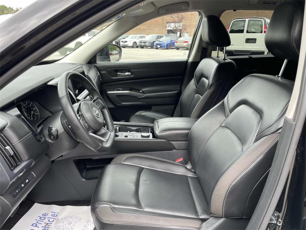 used 2024 Nissan Pathfinder car, priced at $35,911