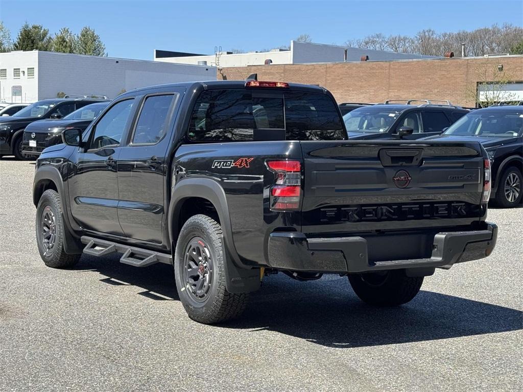 new 2025 Nissan Frontier car