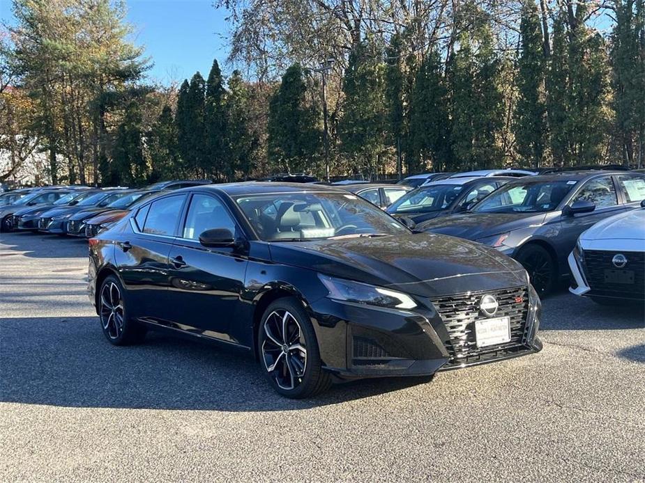 new 2025 Nissan Altima car, priced at $30,900