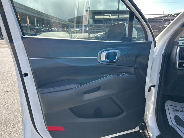 used 2021 Kia Sorento Hybrid car, priced at $28,751