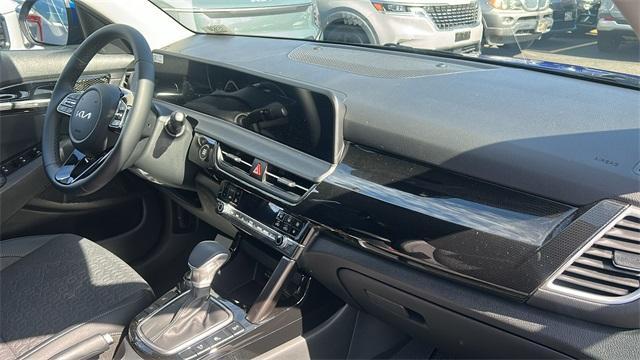 new 2025 Kia Seltos car, priced at $29,975
