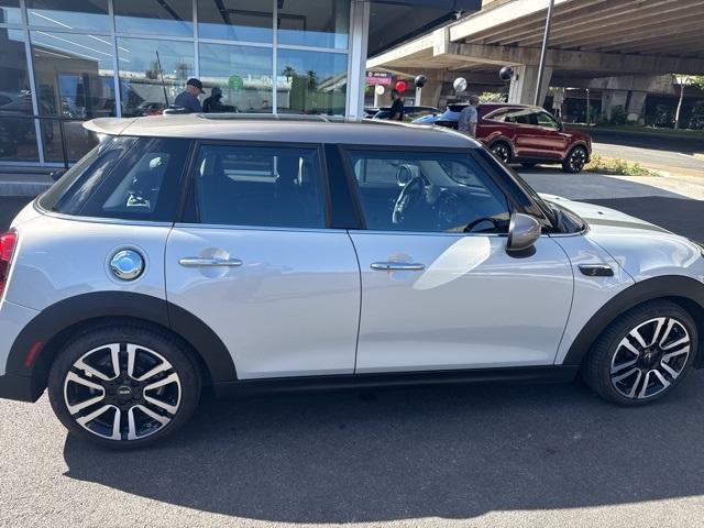 used 2022 MINI Hardtop car, priced at $27,994