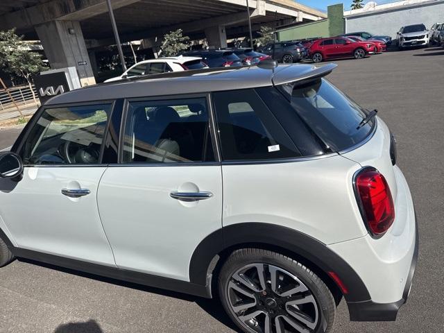 used 2022 MINI Hardtop car, priced at $27,994