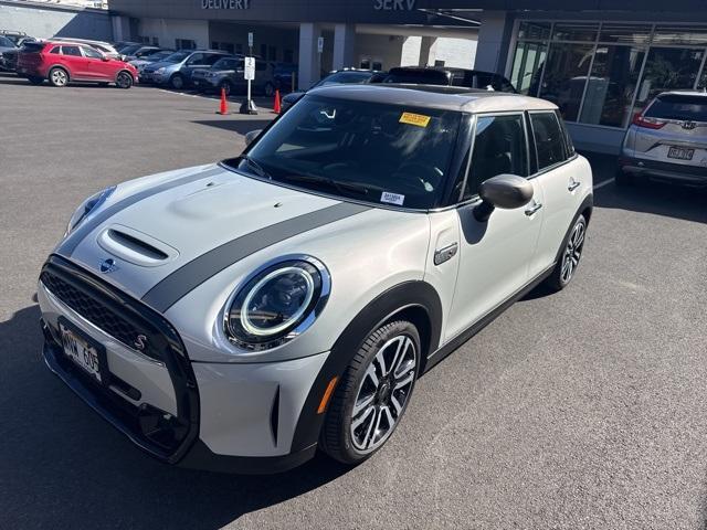 used 2022 MINI Hardtop car, priced at $27,994