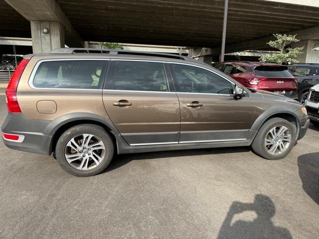 used 2013 Volvo XC70 car, priced at $15,495