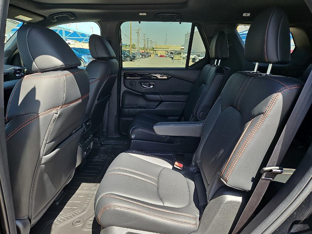 new 2025 Honda Pilot car, priced at $50,850