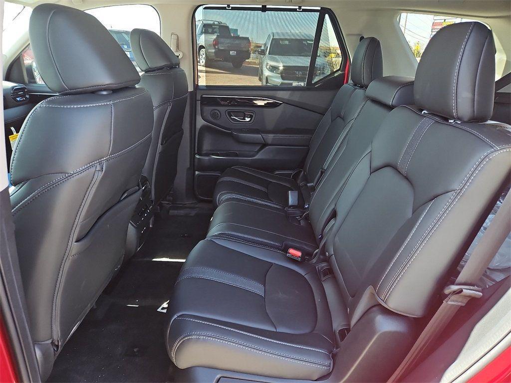 new 2025 Honda Pilot car, priced at $49,350