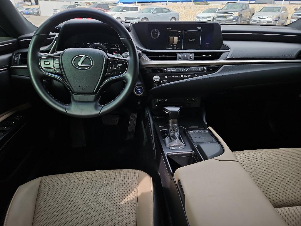 used 2021 Lexus ES 300h car, priced at $35,491