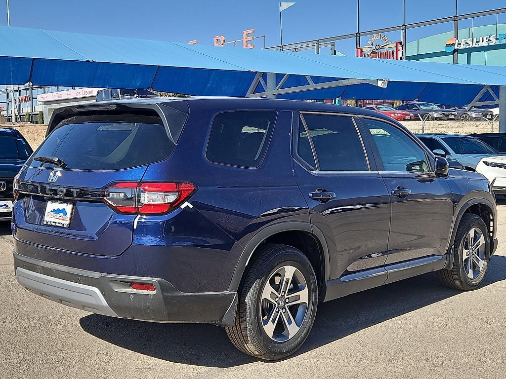 new 2025 Honda Pilot car, priced at $45,680