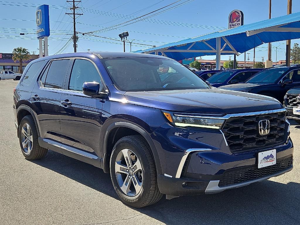 new 2025 Honda Pilot car, priced at $45,680