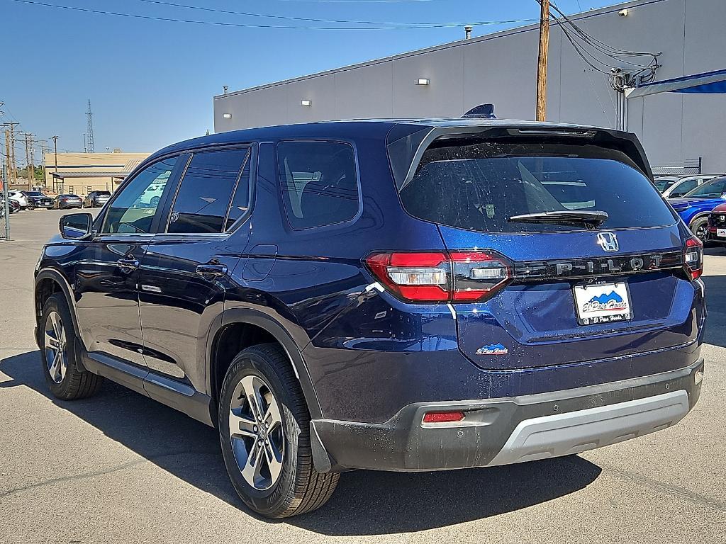 new 2025 Honda Pilot car, priced at $45,680
