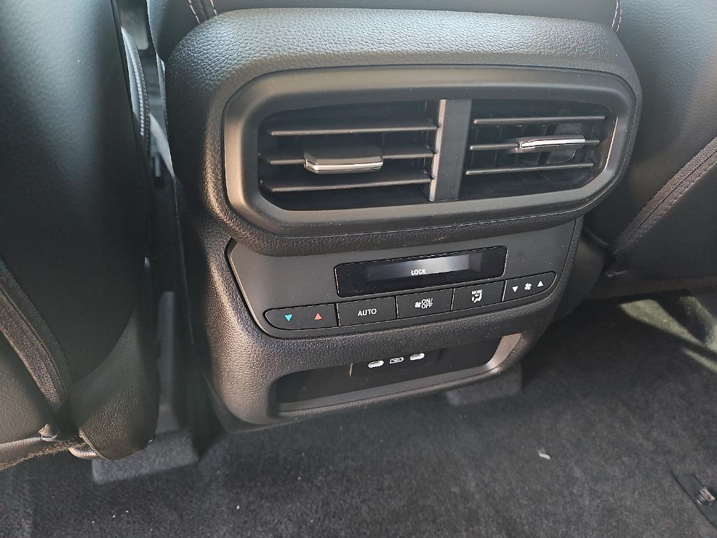 new 2025 Honda Pilot car, priced at $49,705