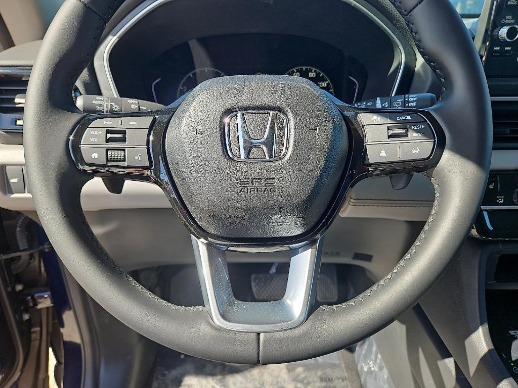 new 2025 Honda Pilot car, priced at $52,950