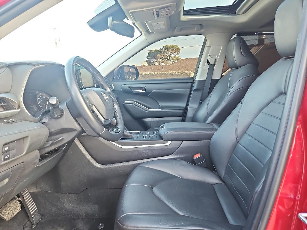 used 2020 Toyota Highlander car, priced at $31,991
