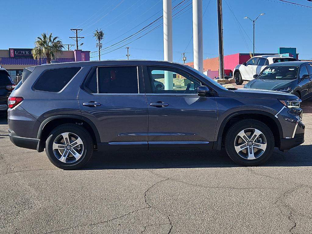 new 2025 Honda Pilot car, priced at $47,725