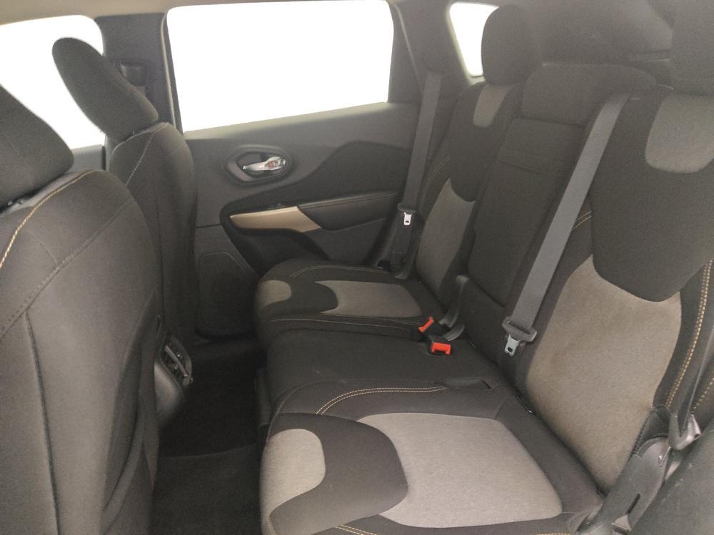 used 2018 Jeep Cherokee car, priced at $15,595