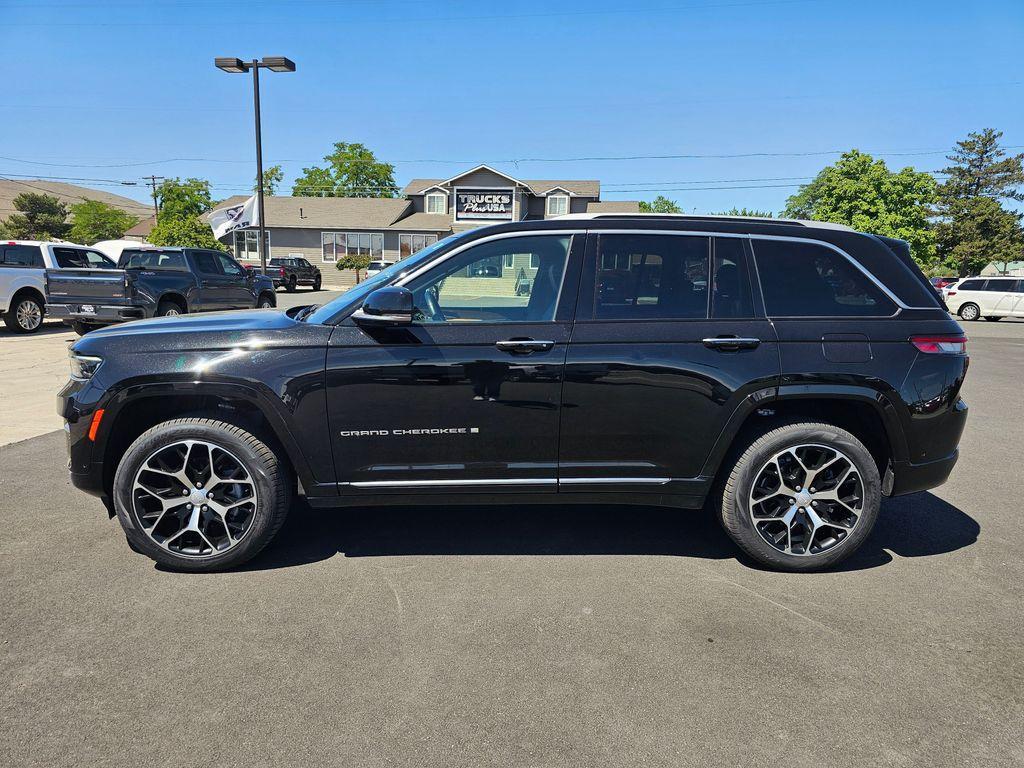 used 2022 Jeep Grand Cherokee car, priced at $46,990