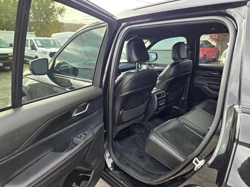 used 2024 Jeep Grand Cherokee car, priced at $38,895