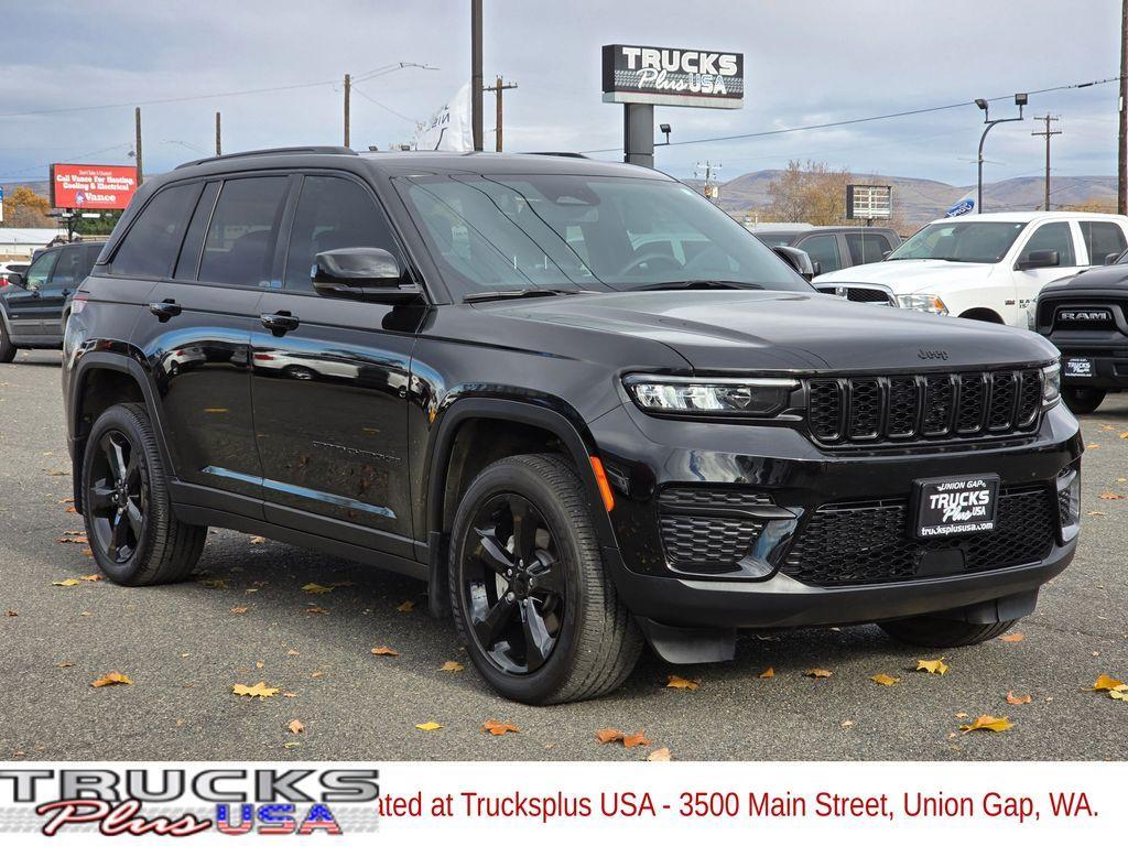 used 2024 Jeep Grand Cherokee car, priced at $38,895