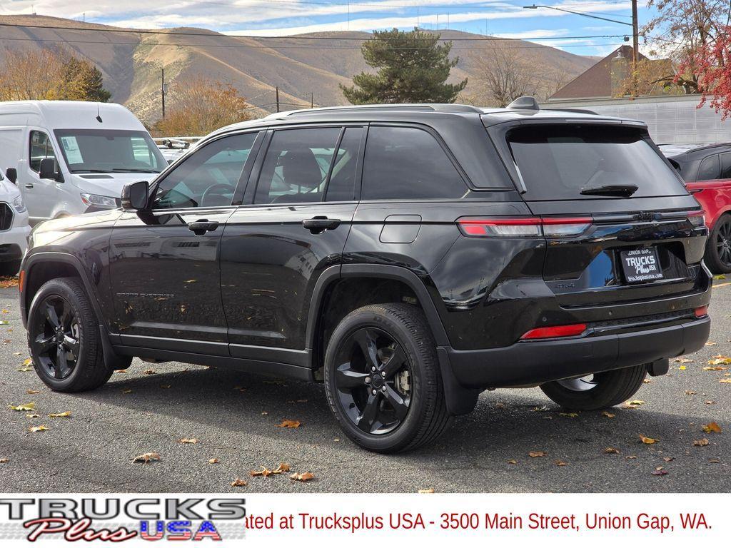 used 2024 Jeep Grand Cherokee car, priced at $38,895