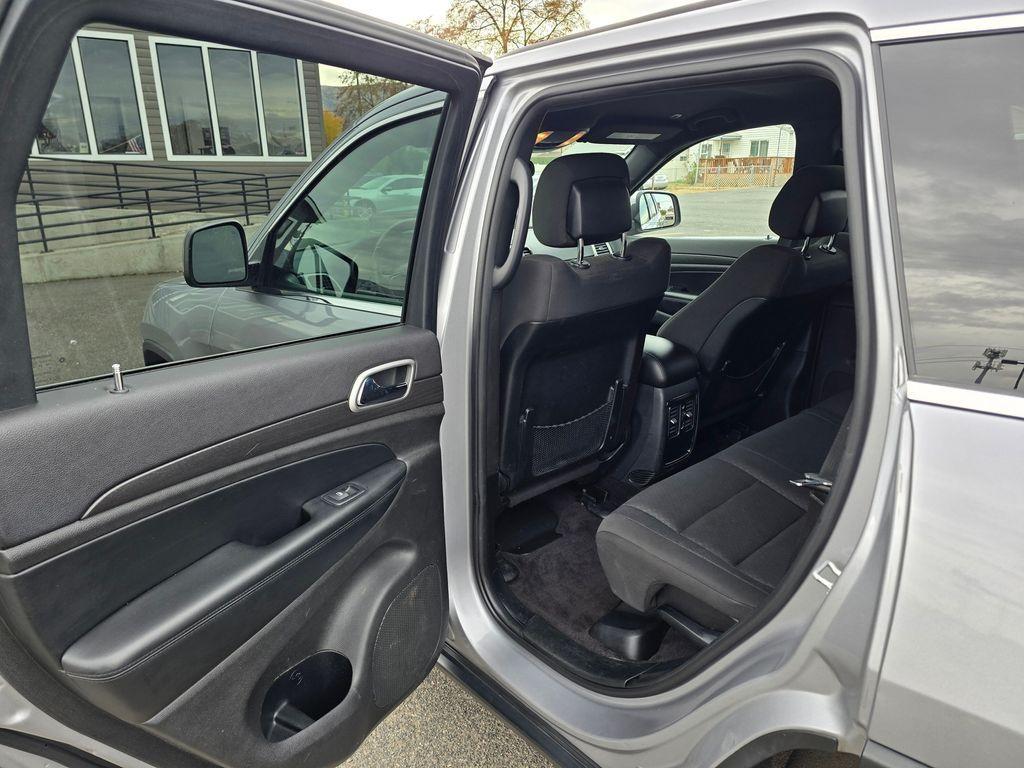 used 2018 Jeep Grand Cherokee car, priced at $15,775