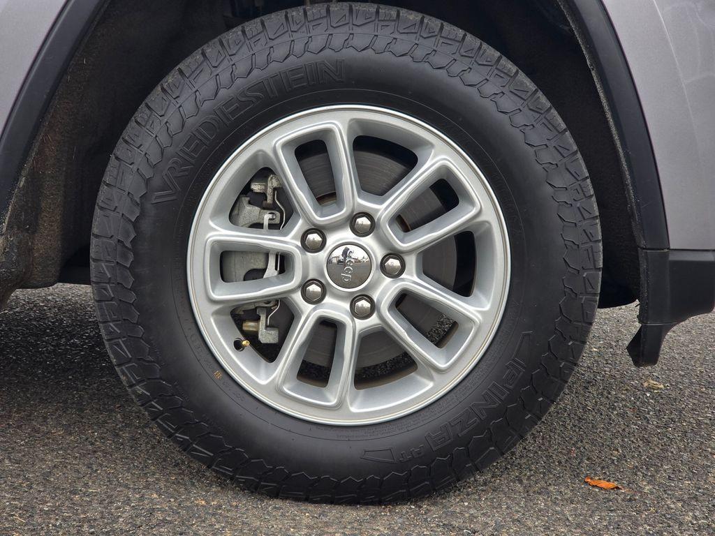 used 2018 Jeep Grand Cherokee car, priced at $15,775