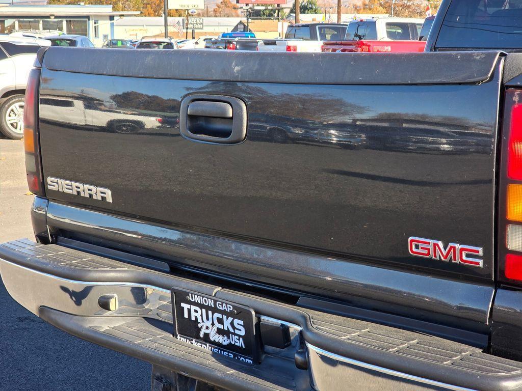 used 2005 GMC Sierra 2500 car, priced at $21,374