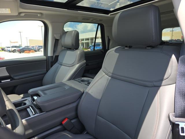new 2025 Ford Expedition Max car, priced at $75,005