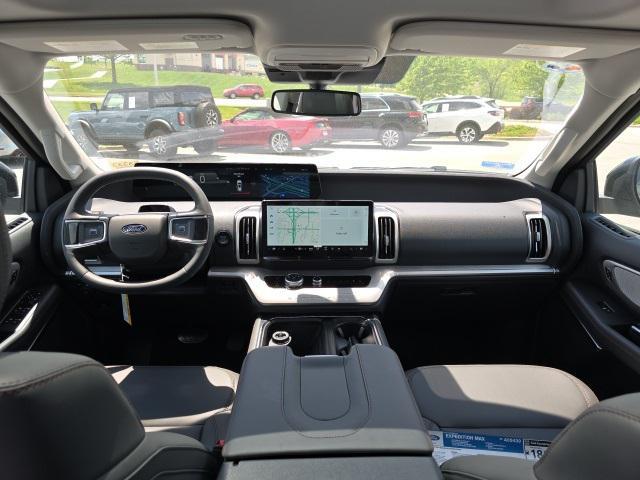 new 2025 Ford Expedition Max car, priced at $75,005