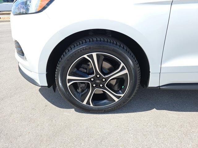 used 2022 Ford Edge car, priced at $31,500