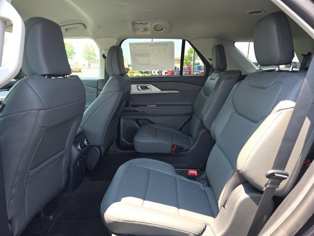 new 2025 Ford Explorer car, priced at $45,050