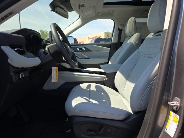new 2025 Ford Explorer car, priced at $60,045