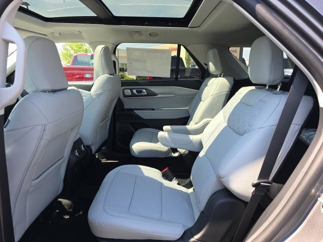 new 2025 Ford Explorer car, priced at $60,045