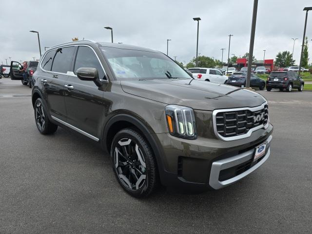 used 2023 Kia Telluride car, priced at $36,700