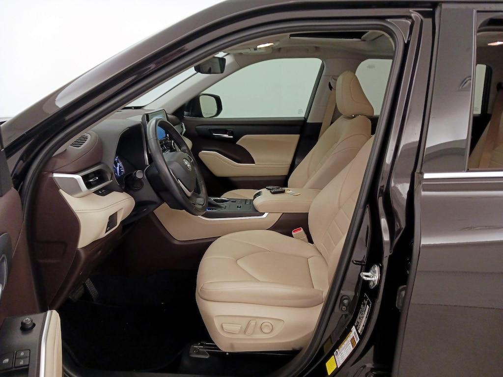 used 2022 Toyota Highlander car, priced at $38,998