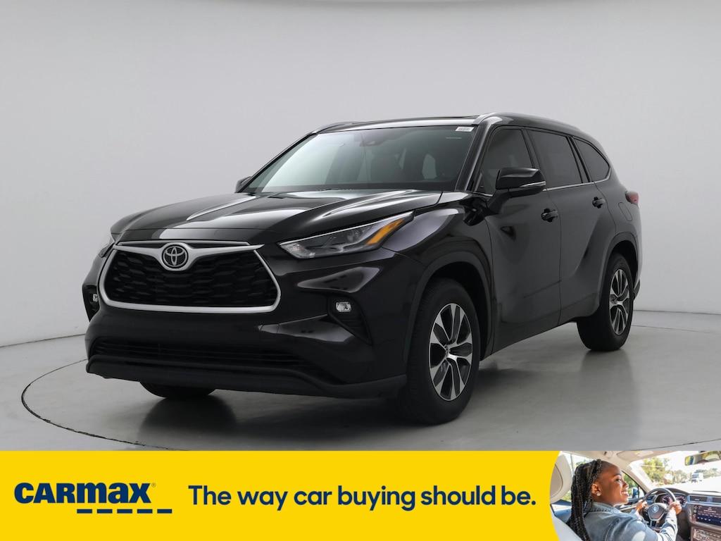 used 2022 Toyota Highlander car, priced at $38,998