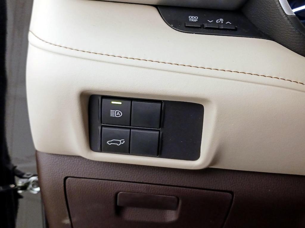 used 2022 Toyota Highlander car, priced at $38,998