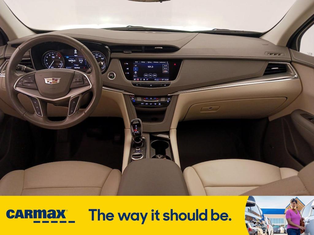 used 2021 Cadillac XT5 car, priced at $29,998