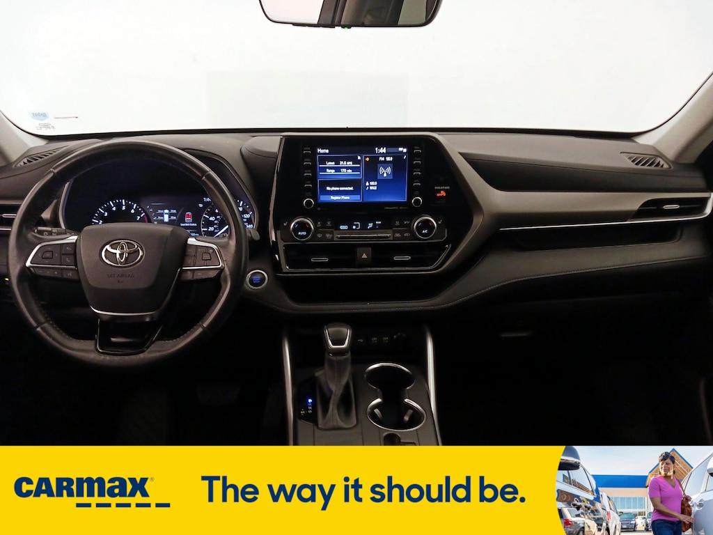 used 2020 Toyota Highlander car, priced at $28,998