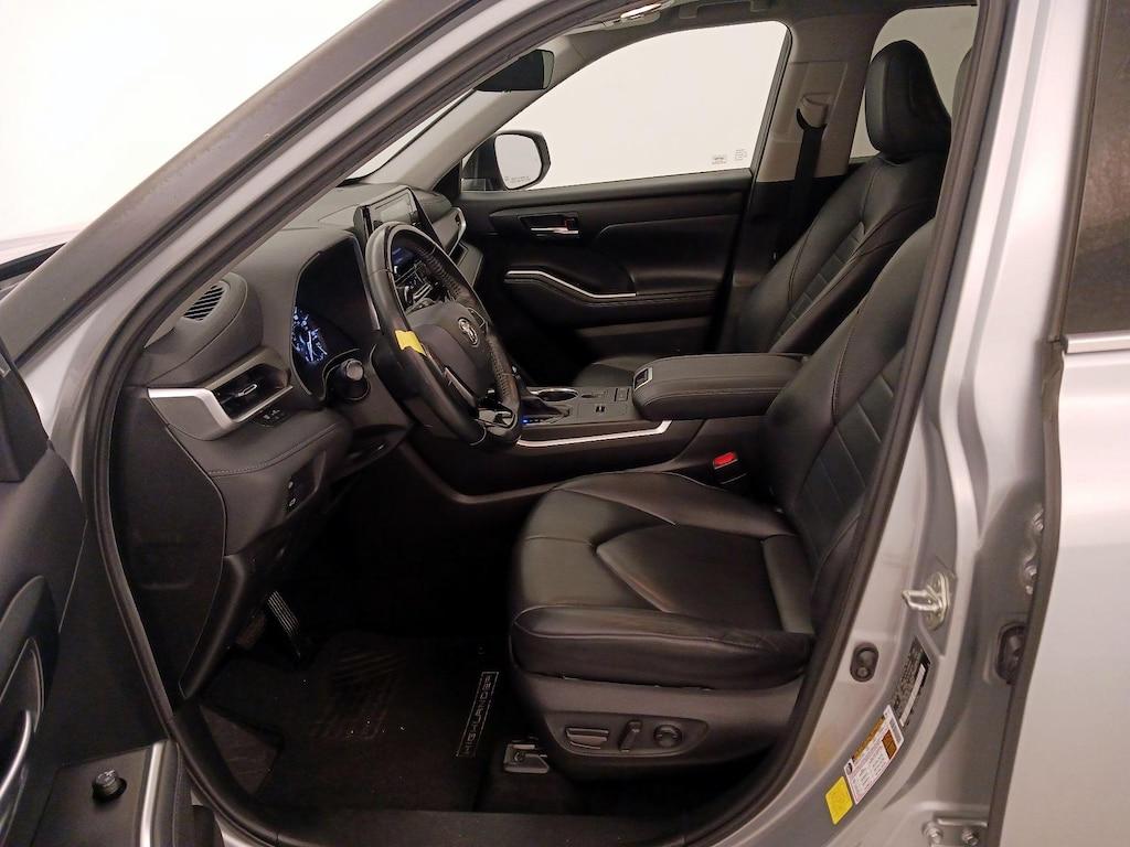 used 2020 Toyota Highlander car, priced at $28,998