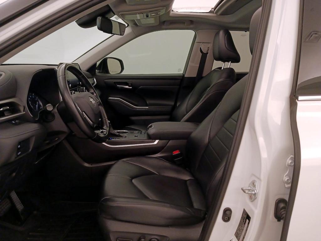 used 2021 Toyota Highlander car, priced at $31,998