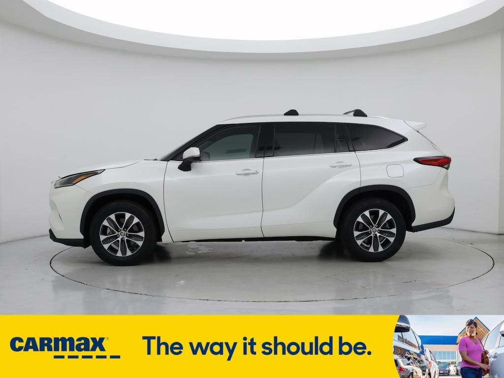 used 2021 Toyota Highlander car, priced at $31,998