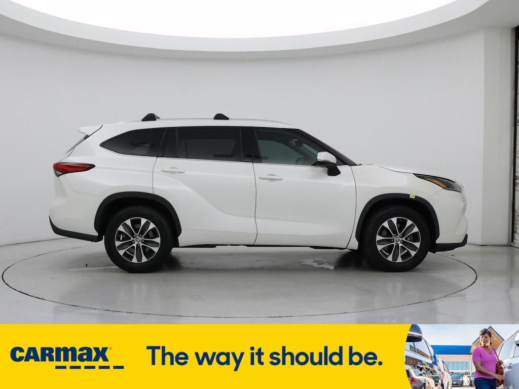 used 2021 Toyota Highlander car, priced at $31,998