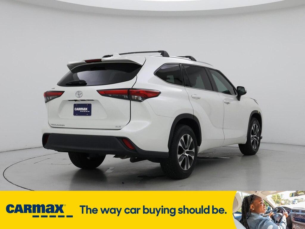 used 2021 Toyota Highlander car, priced at $31,998