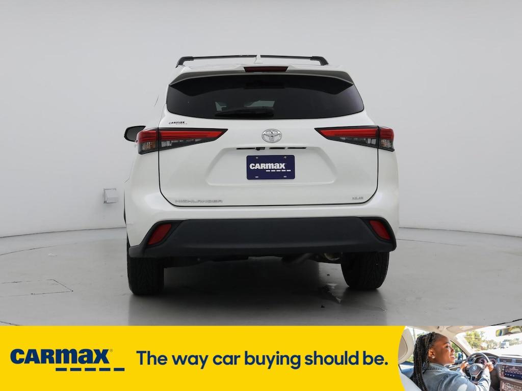 used 2021 Toyota Highlander car, priced at $31,998