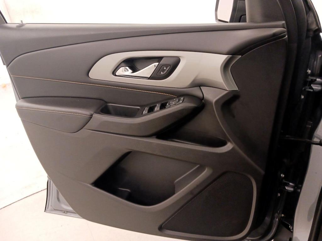 used 2021 Chevrolet Traverse car, priced at $25,998